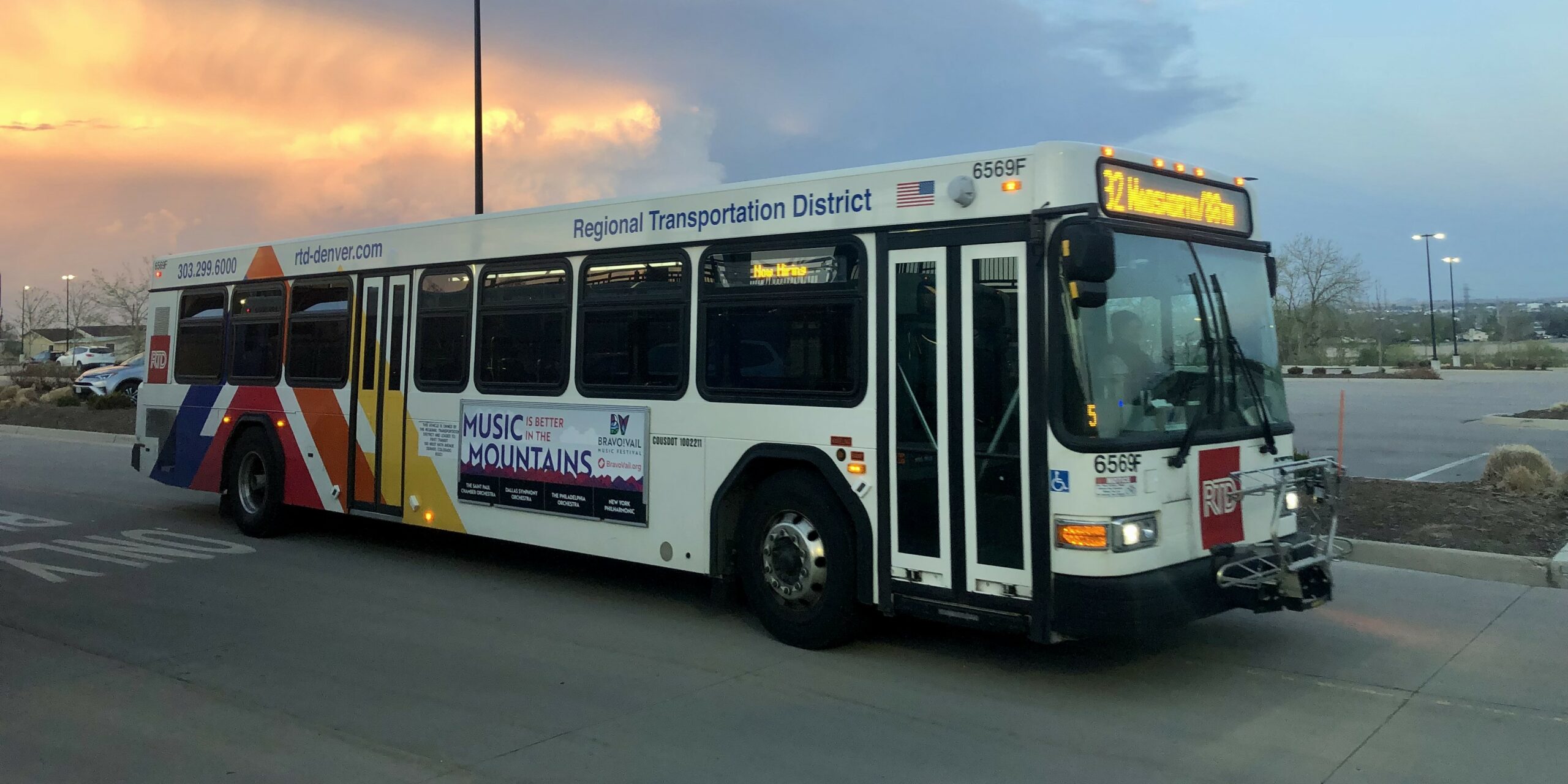 Route 92 bus at Original Thornton & 88th Ave Station.